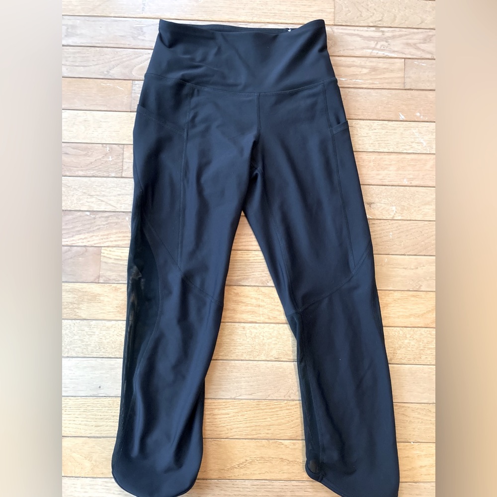 NWOT Old Navy high waisted mesh panel crop leggings - Picture 5 of 13